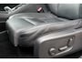 Volvo XC40 T4 Recharge Inscription Panoramadak | Elektrisch verstelbare voorstoelen | Stoel- & Stuurwielverwarming | Adaptieve Cruise Control met Pilot Assist | BLIS Dodehoekdetectie | Trekhaak semi elektrisch inklapbaar | 19" Lichtmetalen velgen