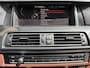 BMW 5-Serie 520i Luxury Edition 184 PK | M-Sport | Pano-Dak | elek. Stoelen | Stoelverwarming | Bruin leder | Stoelverwarming