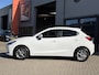 Mazda 2 1.5 Skyactiv-G Luxury / Android Auto / Applecarplay / Navi / Automaat / Winterset aanwezig /