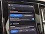 Volvo V60 T8 Plug-in hybrid AWD AUT8 455PK Ultimate Dark | Bowers & Wilkins audio | Geventileerde voorstoelen met massagefunctie | Verwarmde voorstoelen & Stuurwiel | 19" Black Edition Lichtmetalen velgen | Panoramadak | Adaptieve Cruise Control | BLIS Doedehoekdetectie