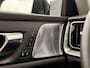 Volvo V60 T8 Plug-in hybrid AWD AUT8 455PK Ultimate Dark | Bowers & Wilkins audio | Geventileerde voorstoelen met massagefunctie | Verwarmde voorstoelen & Stuurwiel | 19" Black Edition Lichtmetalen velgen | Panoramadak | Adaptieve Cruise Control | BLIS Doedehoekdetectie