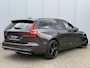 Volvo V60 T8 Plug-in hybrid AWD AUT8 455PK Ultimate Dark | Bowers & Wilkins audio | Geventileerde voorstoelen met massagefunctie | Verwarmde voorstoelen & Stuurwiel | 19" Black Edition Lichtmetalen velgen | Panoramadak | Adaptieve Cruise Control | BLIS Doedehoekdetectie
