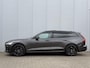 Volvo V60 T8 Plug-in hybrid AWD AUT8 455PK Ultimate Dark | Bowers & Wilkins audio | Geventileerde voorstoelen met massagefunctie | Verwarmde voorstoelen & Stuurwiel | 19" Black Edition Lichtmetalen velgen | Panoramadak | Adaptieve Cruise Control | BLIS Doedehoekdetectie