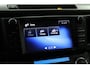 Toyota RAV4 2.5 Hybrid AWD Style | 1650kg trekgewicht | Keyless Entry | Camera | Navigatie | Electrische Achterklep | Trekhaak |