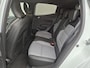Renault Clio 1.0 TCe 90 GPF techno Handgeschakeld / Fabrieksgarantie tot 04-2027 / Dealer onderhouden / Pack winter / Achteruitrijcamera / Stuur-en Stoelverwarming / Apple Carplay Android Auto / Navigatie /