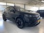 Volkswagen Tiguan 1.5 eHybrid R-Line Edition 272 PK Panoramadak , Headup , Trekhaak, Leer , Massage stoelen