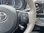 Toyota Yaris 1.5 Full Hybrid Bi-Tone Plus | Trekhaak, Panoramadak, Navigatie, Keyless, 16 inch, Cruise control, Armsteun, Spoiler, Privacy glass