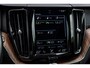 Volvo XC60 2.0 Recharge T6 AWD Inscription | Plug-in Hybrid (PHEV) | Trekhaak | Panoramadak | Elektrisch Verstelbare Voorstoelen | Achteruitrijcamera | Parkeersensoren | Keyless Entry | Elektrische Achterklep | NavigatieDC |