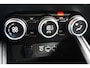 Renault Clio 1.0 TCe Intens/Half leer/Groot navigatie/Carplay/ Camera.