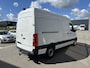 Mercedes-Benz eSprinter 320 L2 Pro 81kWh / Snel laden 115Kw / Trekhaak / MBUX / Navigatie / Camera / Cruise control / Airco / 270 Graden achterdeuren