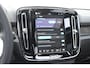 Volvo EX40 Single Motor Extended Range Ultra 82 kWh Navigatie / 360 Camera / 20'' velgen / Panorama schuif-kanteldak / Harman Kardon / Elektrisch verstelbare stoelen met geheugen / Stoelverwarming / Stuurverwarming