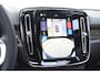 Volvo EX40 Single Motor Extended Range Ultra 82 kWh Navigatie / 360 Camera / 20'' velgen / Panorama schuif-kanteldak / Harman Kardon / Elektrisch verstelbare stoelen met geheugen / Stoelverwarming / Stuurverwarming