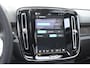 Volvo EX40 Single Motor Extended Range Ultra 82 kWh Navigatie / 360 Camera / 20'' velgen / Panorama schuif-kanteldak / Harman Kardon / Elektrisch verstelbare stoelen met geheugen / Stoelverwarming / Stuurverwarming
