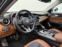 Alfa Romeo Giulia 2.0T 200pk Sprint Aut. Navigatie Apple Carplay Android Auto Camera Parkeersensoren Adaptive Cruise Control Dodehoek detectie Stoelverwarming Lichtmetalen velgen Climate Control