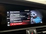 Alfa Romeo Giulia 2.0T 200pk Sprint Aut. Navigatie Apple Carplay Android Auto Camera Parkeersensoren Adaptive Cruise Control Dodehoek detectie Stoelverwarming Lichtmetalen velgen Climate Control
