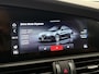 Alfa Romeo Giulia 2.0T 200pk Sprint Aut. Navigatie Apple Carplay Android Auto Camera Parkeersensoren Adaptive Cruise Control Dodehoek detectie Stoelverwarming Lichtmetalen velgen Climate Control