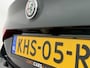 Alfa Romeo Giulia 2.0T 200pk Sprint Aut. Navigatie Apple Carplay Android Auto Camera Parkeersensoren Adaptive Cruise Control Dodehoek detectie Stoelverwarming Lichtmetalen velgen Climate Control
