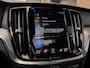 Volvo S60 2.0 B4 R-Design | All Black | Pano | 19" | H/K | Memo | Verw. stuur | Camera | Keyl. |