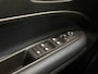 Alfa Romeo Junior Elettrica Automaat 156PK Adaptieve Cruise Control LMV 18 inch Full Led Matrix Parkeer sensoren Navigatie Apple Carplay / Android auto  Climate Control