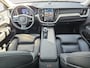 Volvo XC60 2.0 T8 Plug-in hybrid AWD Ultra Dark | Luchtvering | Bowers & Wilkins sound | Massagefunctie | 360 camera