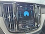 Volvo XC60 2.0 T8 Plug-in hybrid AWD Ultra Dark | Luchtvering | Bowers & Wilkins sound | Massagefunctie | 360 camera