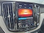 Volvo XC60 2.0 T8 Plug-in hybrid AWD Ultra Dark | Luchtvering | Bowers & Wilkins sound | Massagefunctie | 360 camera
