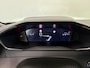 Peugeot 2008 1.2 PureTech 100 Allure Navigatie Apple Carplay/Android Auto Parkeersensoren Cruise Control Full LED Virtual Cockpit Climate Control Lichtmetalen velgen