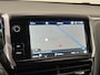 Peugeot 2008 1.2 PureTech Allure Navigatie Apple Carplay Android Auto Parkeersensoren achter Cruise Control Climate Control Lichtmetalen velgen