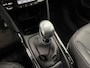 Peugeot 2008 1.2 PureTech Allure Navigatie Apple Carplay Android Auto Parkeersensoren achter Cruise Control Climate Control Lichtmetalen velgen