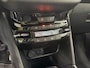Peugeot 2008 1.2 PureTech Allure Navigatie Apple Carplay Android Auto Parkeersensoren achter Cruise Control Climate Control Lichtmetalen velgen