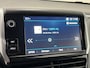 Peugeot 2008 1.2 PureTech Allure Navigatie Apple Carplay Android Auto Parkeersensoren achter Cruise Control Climate Control Lichtmetalen velgen