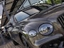Bentley Flying Spur 2.9 V6 Hybrid S | TOURING PAKKET | BANG & OLUFSEN | ADAPTIEVE CRUISE CONTROL | BLACK PACK | STOELVENTILATIE | STOELMASSAGE | PANORAMA/SCHUIF-KANTELDAK | LUCHTVERING | SPORTUITLAAT | 360 CAMERA | BTW AUTO | 1E EIGENAAR | 22 INCH |