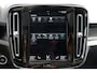 Volvo XC40 T4 Plug-in hybrid AUT7 211PK Ultimate Dark | Panoramadak | Elektrisch verstelbare voorstoelen | Climate Pack | Cruise Control | Apple CarPlay | Harman Kardon audio | 19” lichtmetalen velgen met all season banden