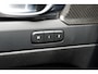 Volvo XC40 T4 Plug-in hybrid AUT7 211PK Ultimate Dark | Panoramadak | Elektrisch verstelbare voorstoelen | Climate Pack | Cruise Control | Apple CarPlay | Harman Kardon audio | 19” lichtmetalen velgen met all season banden