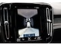 Volvo XC40 T5 Plug-in hybrid AUT7 262PK Ultimate Dark | Panoramadak | Elektrisch verstelbare voorstoelen | Climate Pack | Adaptieve Cruise Control | BLIS dodehoekdetectie | Apple CarPlay | Harman Kardon audio | 19” lichtmetalen velgen met all season banden