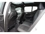 Volvo XC40 T5 Plug-in hybrid AUT7 262PK Ultimate Dark | Panoramadak | Elektrisch verstelbare voorstoelen | Climate Pack | Adaptieve Cruise Control | BLIS dodehoekdetectie | Apple CarPlay | Harman Kardon audio | 19” lichtmetalen velgen met all season banden