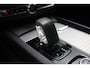Volvo XC60 T8 Plug-in hybrid AWD Plus Dark Long Range | Panoramadak | Semi-Elektrische Trekhaak | Google Infotainment | Parkeercamera | Parkeersensoren voor + achter | Stoelverwarming |