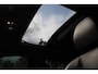 Volvo XC60 T8 Plug-in hybrid AWD Plus Dark Long Range | Panoramadak | Semi-Elektrische Trekhaak | Google Infotainment | Parkeercamera | Parkeersensoren voor + achter | Stoelverwarming |
