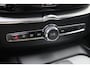 Volvo XC60 T8 Plug-in hybrid AWD Plus Dark Long Range | Panoramadak | Semi-Elektrische Trekhaak | Google Infotainment | Parkeercamera | Parkeersensoren voor + achter | Stoelverwarming |