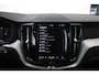 Volvo XC60 T8 Plug-in hybrid AWD Plus Dark Long Range | Panoramadak | Semi-Elektrische Trekhaak | Google Infotainment | Parkeercamera | Parkeersensoren voor + achter | Stoelverwarming |