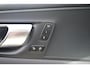 Volvo XC60 T8 Plug-in hybrid AWD Plus Dark Long Range | Panoramadak | Semi-Elektrische Trekhaak | Google Infotainment | Parkeercamera | Parkeersensoren voor + achter | Stoelverwarming |