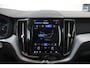 Volvo XC60 T8 Plug-in hybrid AWD Plus Dark Long Range | Panoramadak | Semi-Elektrische Trekhaak | Google Infotainment | Parkeercamera | Parkeersensoren voor + achter | Stoelverwarming |
