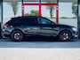 Audi E-tron e-tron 50 quattro Launch edition plus 71 kWh | Nieuwe Elektromotor | ABT | Origineel Nederlands | Lederen Bekleding | Schuif/ Kantel Panorama Dak | Black Optic | Rode Klauwen | Stoelverwarming | Navigatie |