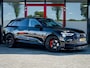 Audi E-tron e-tron 50 quattro Launch edition plus 71 kWh | Nieuwe Elektromotor | ABT | Origineel Nederlands | Lederen Bekleding | Schuif/ Kantel Panorama Dak | Black Optic | Rode Klauwen | Stoelverwarming | Navigatie |