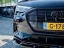 Audi E-tron e-tron 50 quattro Launch edition plus 71 kWh | Nieuwe Elektromotor | ABT | Origineel Nederlands | Lederen Bekleding | Schuif/ Kantel Panorama Dak | Black Optic | Rode Klauwen | Stoelverwarming | Navigatie |