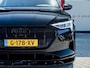 Audi E-tron e-tron 50 quattro Launch edition plus 71 kWh | Nieuwe Elektromotor | ABT | Origineel Nederlands | Lederen Bekleding | Schuif/ Kantel Panorama Dak | Black Optic | Rode Klauwen | Stoelverwarming | Navigatie |