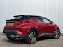 Toyota C-HR / C-HR+ 2.0 Hybrid First Edition 184PK Trekhaak NL Auto Dealer Onderhouden JBL PDC BSM Bi-Tone