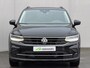 Volkswagen Tiguan 1.4 TSI eHybrid Life Automaat / Wegklapbare Trekhaak 1.800 Kg / Dealer Onderhouden / Panoramadak / Camera / Navigatie / ACC / Travel Assist / Dodehoek Detectie / Stoel & Stuurwielverwarming /