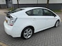 Toyota Prius 1.8 Dynamic*1eEigenaar*NAVI*Camera*Park-Sensoren*Cruise*Velgen*APK*NAP*Bluetooth