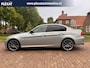 BMW 3-Serie 325i Business Line Aut. | Xenon | Apple Carplay | Slechts 125.000KM | Orgineel NL Geleverd | Trekhaak | PDC | Historie